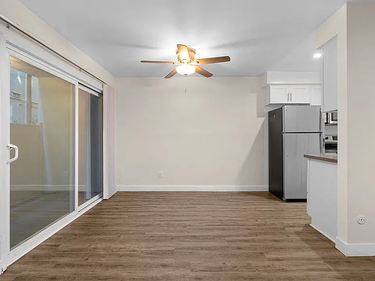 5633-45 N Topanga Canyon Blvd — Photo 25