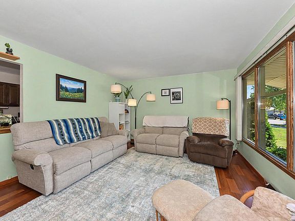 4th image of 7530 S Quincy AVENUE