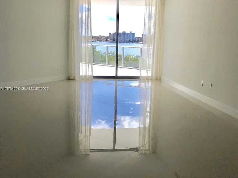 17111 Biscayne Blvd #408 — Photo 2