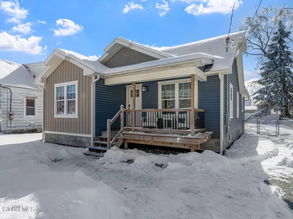 4 Sharpe Avenue, Wynantskill, NY 12198