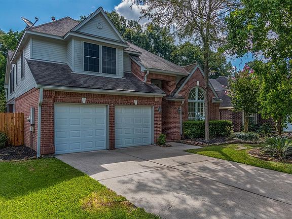 This beautiful home has a double wide driveway making it easy to maneuver vehicles and accommodate visitors.