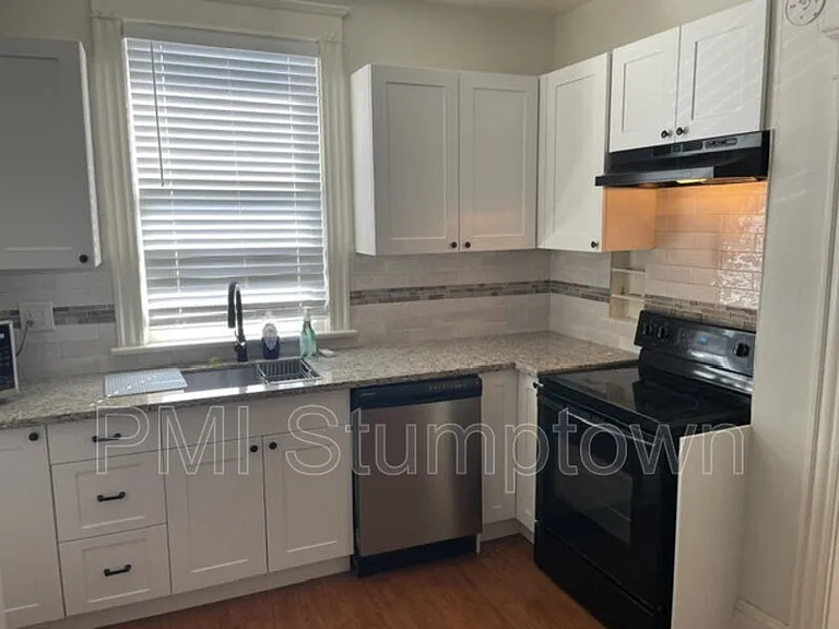 601 S McLoughlin Blvd — Photo 6