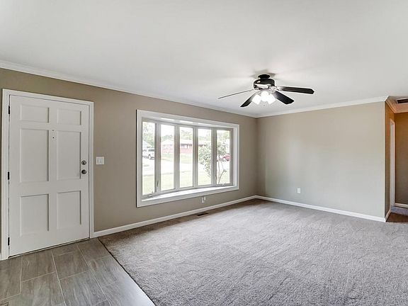 4th image of 422 Greenup Ct