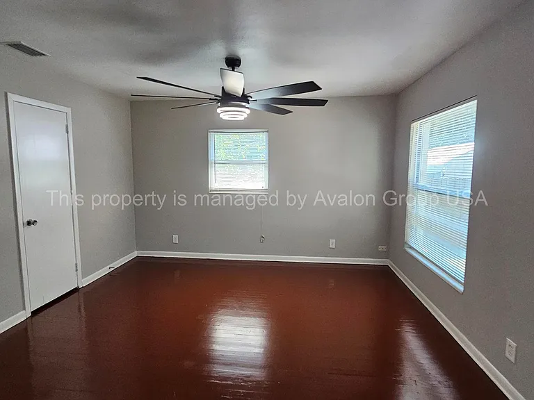 1497 W 29th St — Photo 5