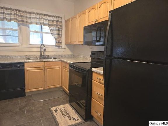 3rd image of 210 W Main St