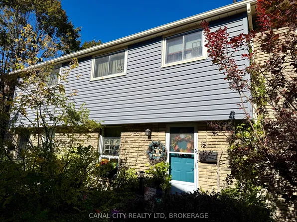 18 Barry St #17, Saint Catharines, ON L2R 7J6