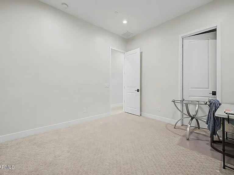 3813 E Fairfield St — Photo 33