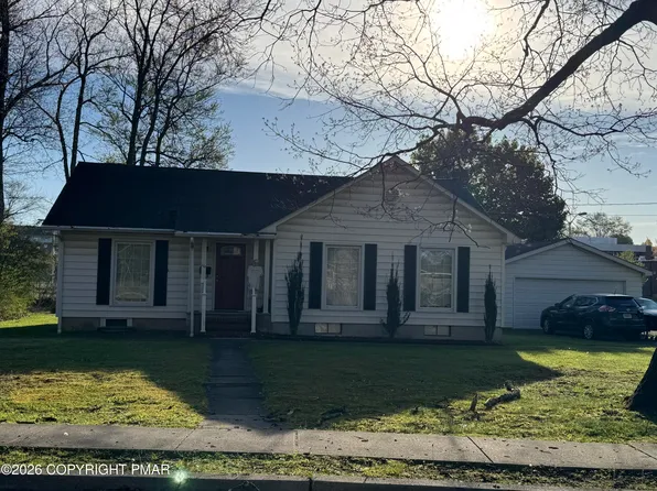 122 Ransberry Ave, East Stroudsburg, PA 18301