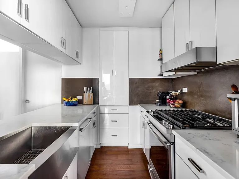 250 S End Ave #5FG — Photo 7