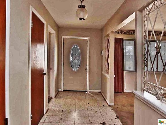 5th image of 1302 Pine Dr