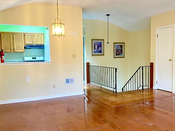 4th image of 145 Colon Ave #B
