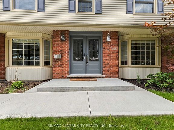 3rd image of 568 Nottinghill Rd