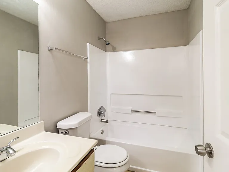6229 Creekford Ln — Photo 11