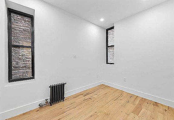 3rd image of 26 Van Dam St #3A