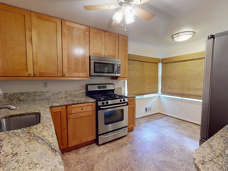 6415 Potomac Ave — Photo 8