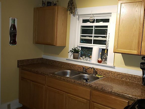 4th image of 302 Cumberland Ave APT 2