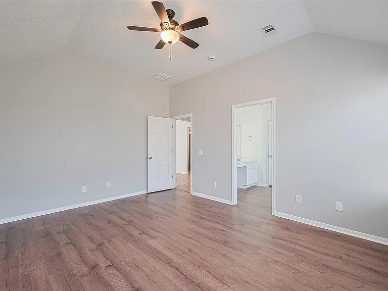 12230 Hawthorne Hill Cir — Photo 31