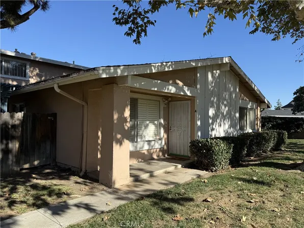 1315 Via Santiago Unit A, Corona, CA 92882