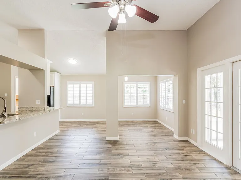 2308 Kenwick Dr — Photo 3