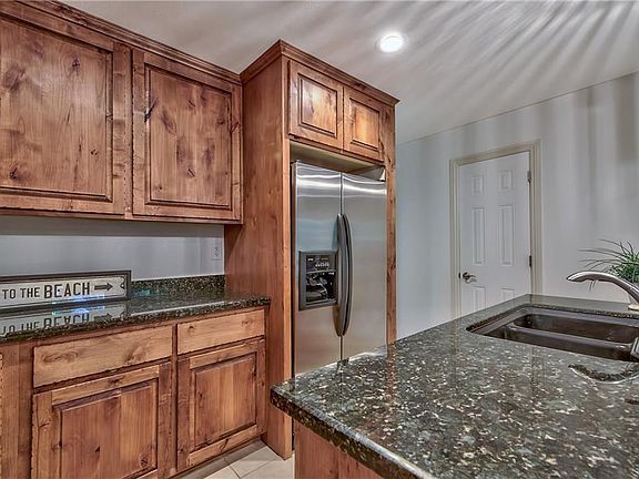 4th image of 845 Southwood Blvd #8