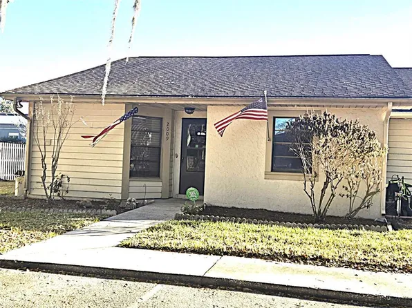 2009 Cedar Run Dr, Plant City, FL 33563