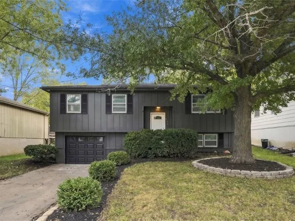 506 E Osage St, Paola, KS 66071