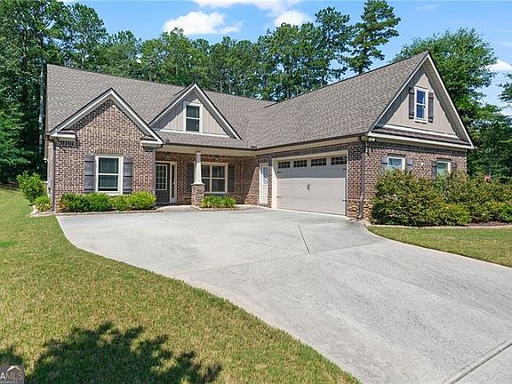 3rd image of 902 Edgewater Dr