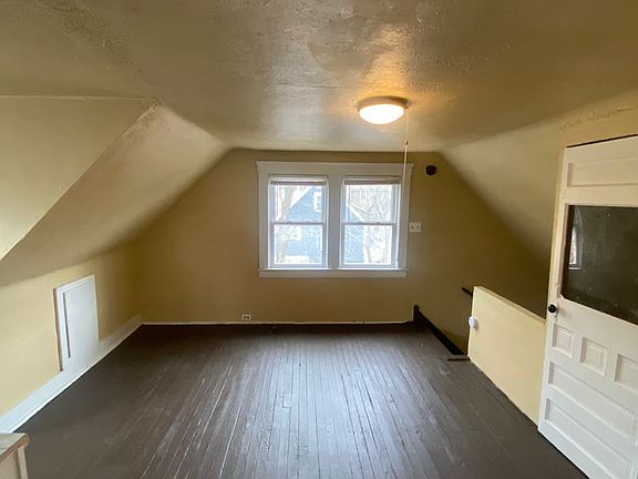 5th image of 9118 Yale Ave #D9409e415