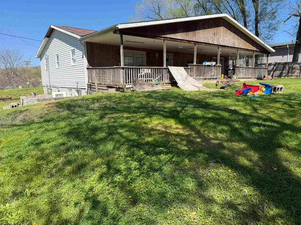 105 Ullom St, Fairmont, WV 26554
