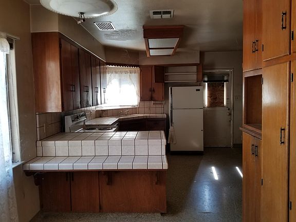 3rd image of 3532 E Brown Ave