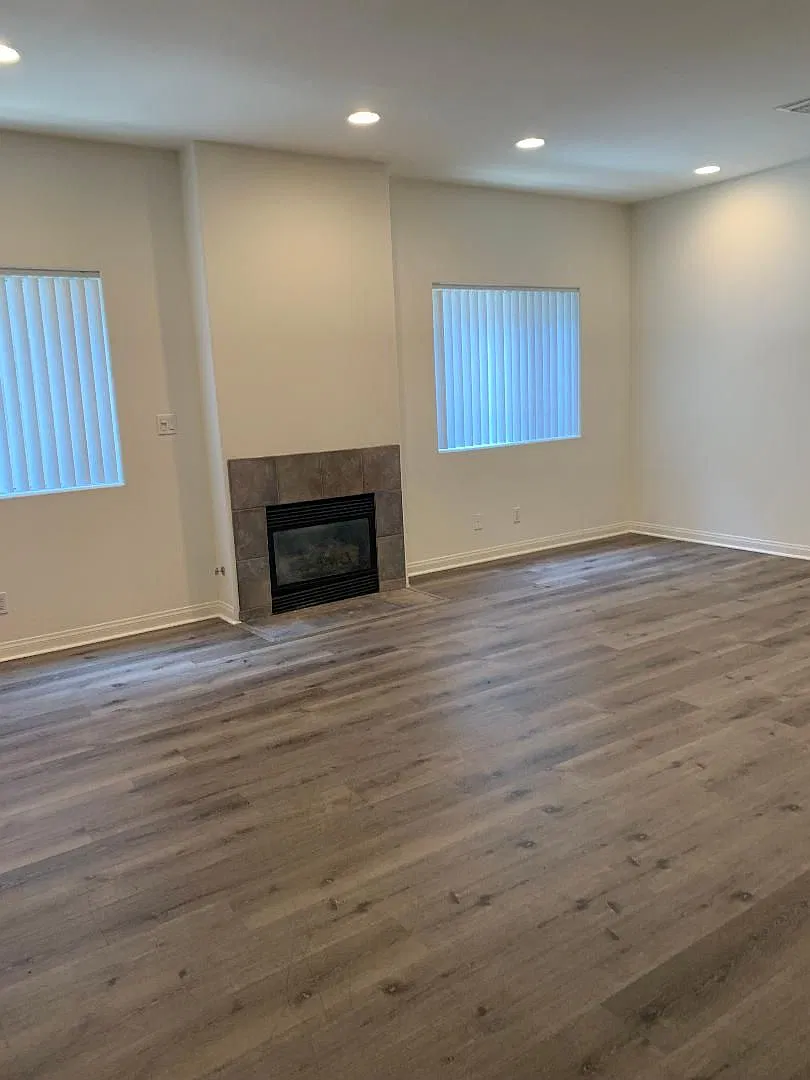 Burbank Apts 104 — Photo 2