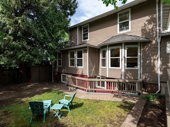 832 Salsbury Dr, Vancouver, BC V5L 4A2