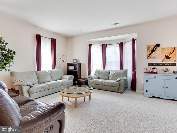 4th image of 904 Hall Station Dr APT 200