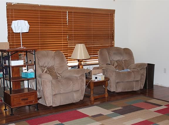 4th image of 302 Washington Blvd