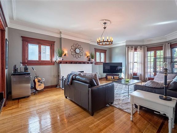 3rd image of 2161 N Meridian St APT 1
