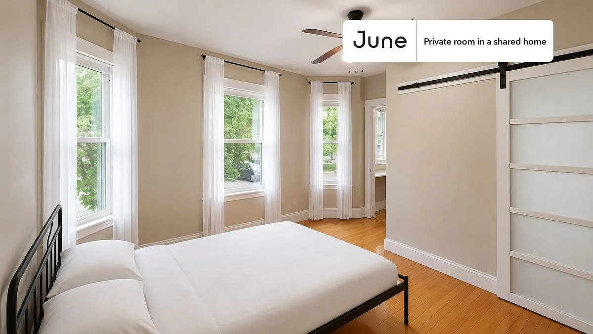 Full bedroom in 6 bed/2 bath home in Brighton #1301 B — Photo 1