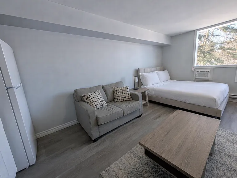 37 Skydeck Rd — Photo 5