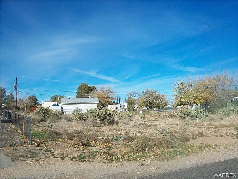 2nd image of 1005 E Huffman Way