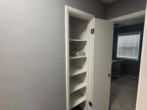 5th image of 16 Walnut Dr