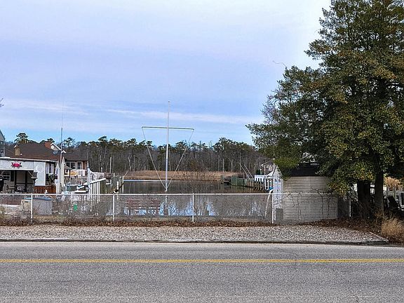 2nd image of 603 Nautilus Blvd