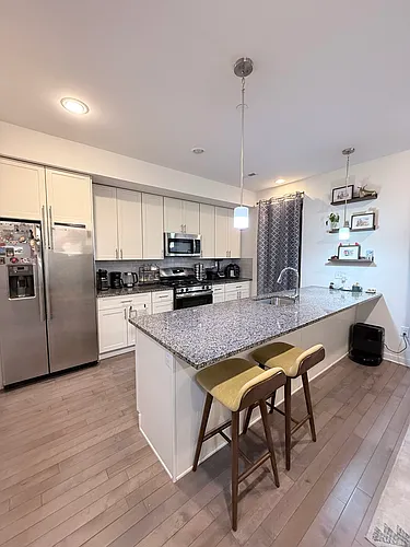 2106 Kensington Walk Photo 1