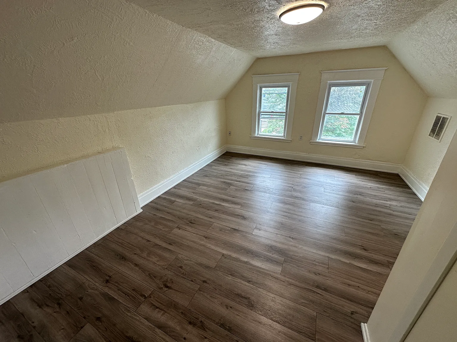 1 bed, 715 sqft, $900 — Photo 3