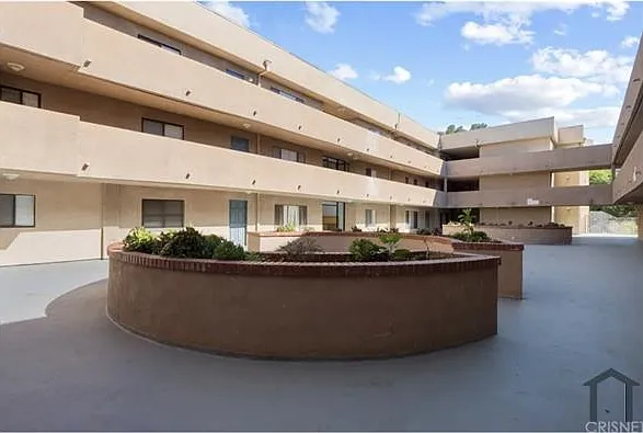 10901 Laurel Canyon Blvd — Photo 3