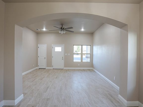 4th image of 1100 Honeysuckle Ave