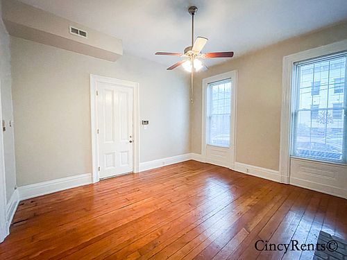 5th image of 521 Liberty Hl APT C