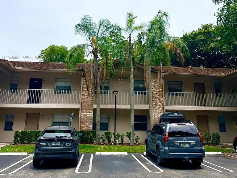 8305 Royal Palm Blvd #103 — Photo 20