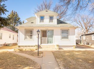 910 W 3rd St, Mccook, NE 69001