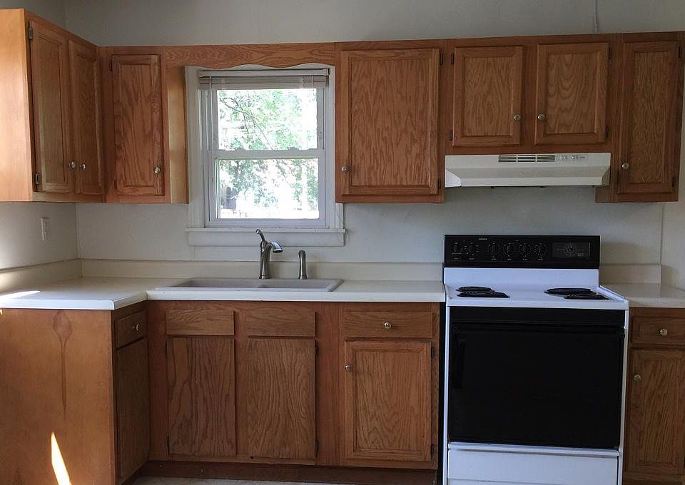 1st image of 2213 N Rosewood Ave