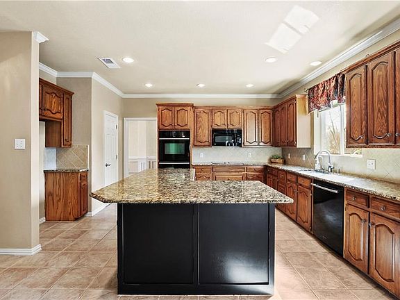 5th image of 1901 Walden Ct