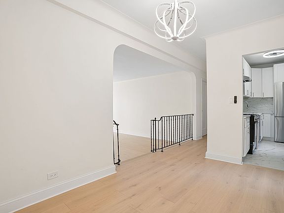 3rd image of 125 W 96th St APT 5D